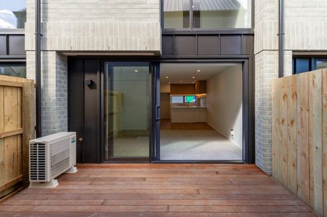 Photo of property in 2/335 Gloucester Street, Christchurch Central, Christchurch, 8011