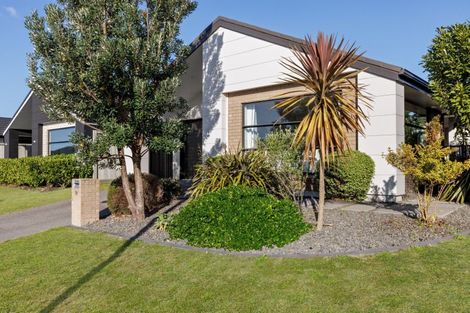 Photo of property in 30 Komata Crescent, Papamoa Beach, Papamoa, 3118