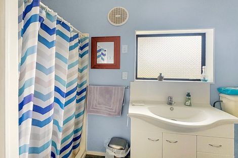 Photo of property in 11 Hartley Street, Foxton Beach, Foxton, 4815