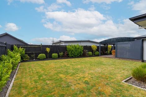 Photo of property in 101 Johnstone Drive, Fitzherbert, Palmerston North, 4410