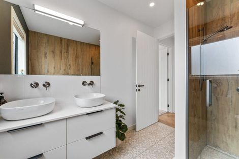 Photo of property in 31 Maunganamu Drive, Wharewaka, Taupo, 3330