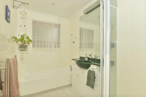 Photo of property in 20 Lochiel Place, Te Kamo, Whangarei, 0112