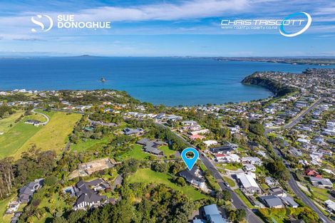 Photo of property in 1/4 Roberts Road, Matakatia, Whangaparaoa, 0930