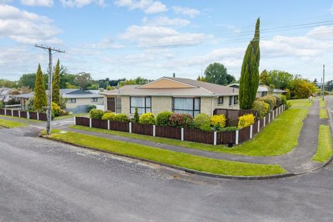 Photo of property in 74 Ormond Street, Woodville, 4920