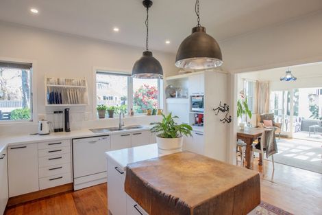 Photo of property in 135 Park Street, Winton, 9720