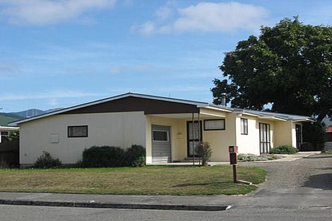 Photo of property in 18 Studholme Street, Waimate, 7924