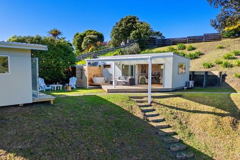 Photo of property in 33a Hicks Crescent, Waikanae Beach, Waikanae, 5036