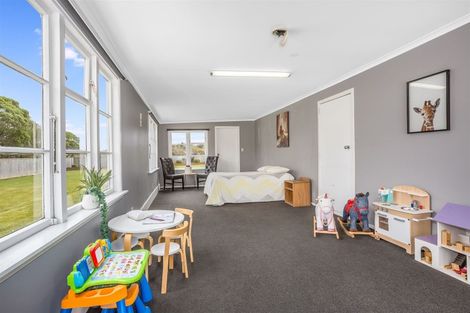 Photo of property in 23 Paekakariki Hill Road, Pauatahanui, Porirua, 5381