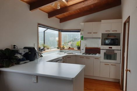 Photo of property in 5a Dennis Way, Island Bay, Wellington, 6023