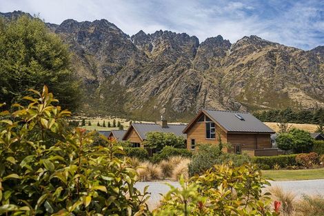 Photo of property in 12 Pendeen Crescent, Jacks Point, Queenstown, 9371