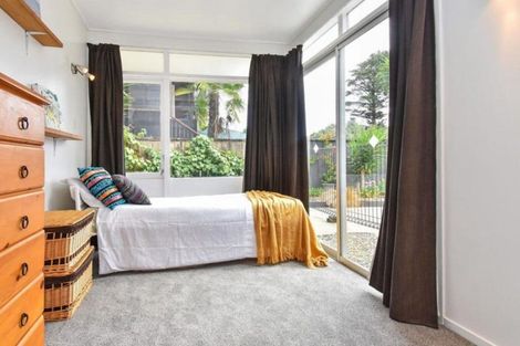 Photo of property in 35 Walpole Avenue, Hillpark, Auckland, 2102