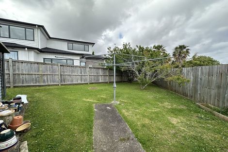 Photo of property in 42 Lewisham Street, Highland Park, Auckland, 2010