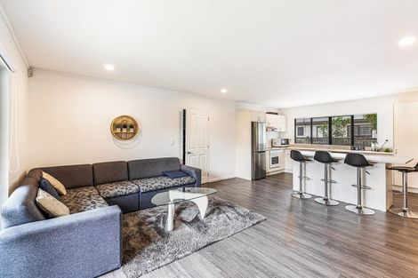 Photo of property in 9/17 Neta Grove, Henderson, Auckland, 0612