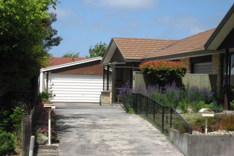 Photo of property in 1/59 Karnak Crescent, Russley, Christchurch, 8042