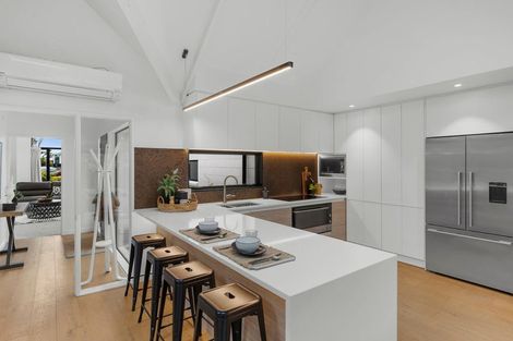 Photo of property in 9 Ringwood Place, Avonhead, Christchurch, 8042