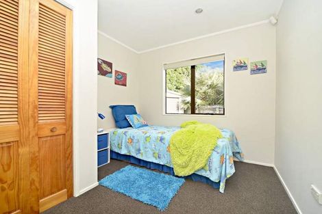 Photo of property in 24 Claverdon Drive, Massey, Auckland, 0614