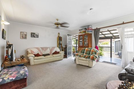 Photo of property in 9 Pinedale Place, Henderson, Auckland, 0610