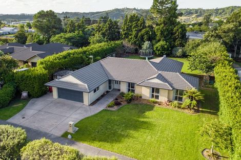 Photo of property in 6 Station Road, Huapai, Kumeu, 0810
