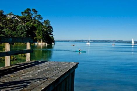 Photo of property in 122 Aeroview Drive, Beach Haven, Auckland, 0626