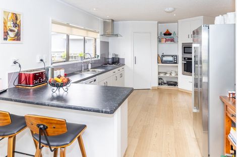 Photo of property in 27 Russleigh Drive, Dinsdale, Hamilton, 3204