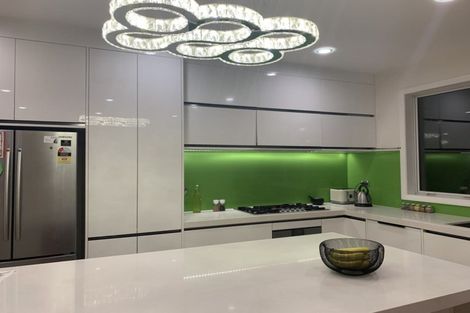 Photo of property in 102b Beach Road, Castor Bay, Auckland, 0620