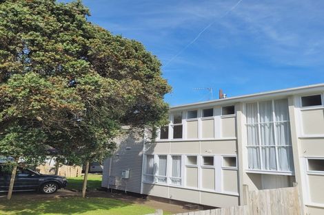 Photo of property in 27 Cook Street, Marfell, New Plymouth, 4310