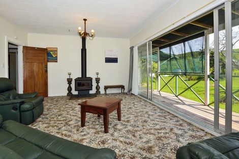 Photo of property in 51 Tauwhareparae Road, Tolaga Bay, 4077