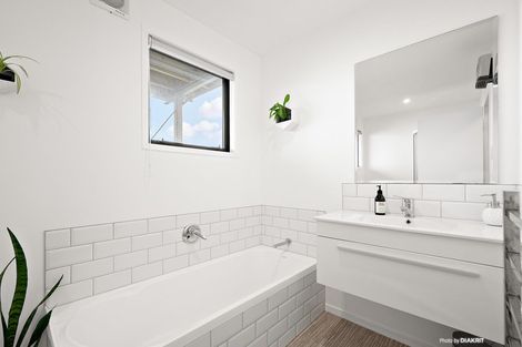 Photo of property in 22 Gurkha Crescent, Khandallah, Wellington, 6035