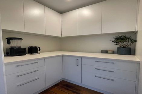 Photo of property in Peninsula Primary School, 61 Wharf Road, Te Atatu Peninsula, Auckland, 0610