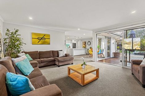 Photo of property in 32 Rue De La Mare, Parklands, Christchurch, 8083