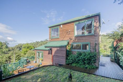 Photo of property in 907 West Coast Road, Waiatarua, Auckland, 0604