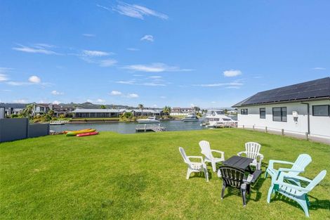 Photo of property in 14 Mermaid Place, Whitianga, 3510