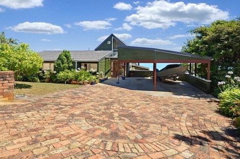 Photo of property in 32 Brigantine Drive, Beach Haven, Auckland, 0626