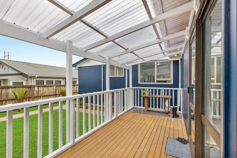 Photo of property in 11c Bamboo Grove, Kelston, Auckland, 0602