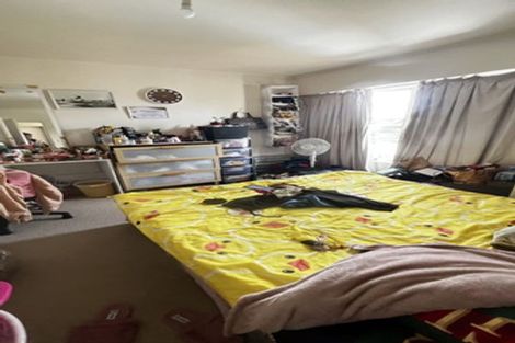 Photo of property in 2/5 Downing Street, Glenfield, Auckland, 0629