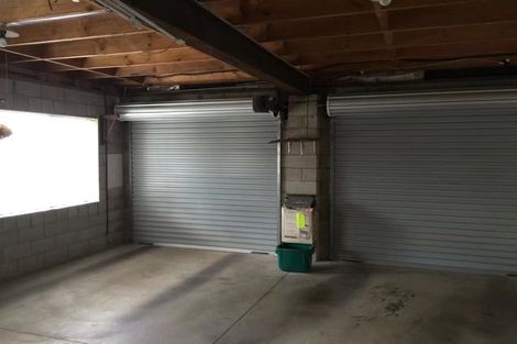 Photo of property in 1 Sunrise Lane, Te Atatu South, Auckland, 0610