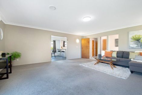 Photo of property in 17 Palomino Drive, Henderson, Auckland, 0612