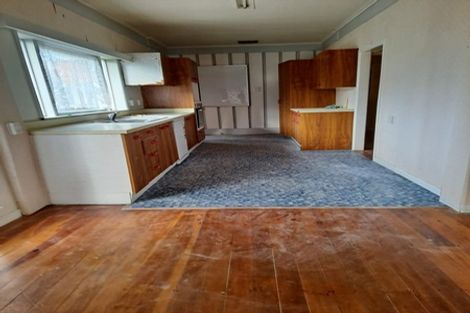 Photo of property in 35 Archibald Road, Kelston, Auckland, 0602