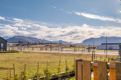 Photo of property in 40 Obelisk Street, Wanaka, 9305