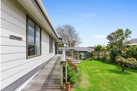 Photo of property in 24a He Awa Crescent, Waikanae, 5036