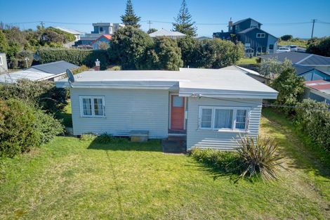 Photo of property in 23 Moana Street, Otaki Beach, Otaki, 5512