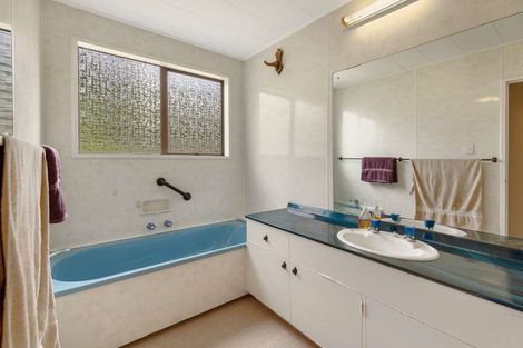 Photo of property in 9 Marshall Road, Hunterville, 4730