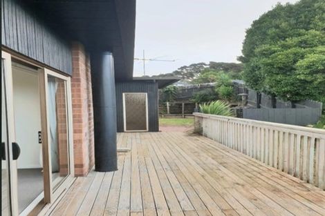 Photo of property in 27 Noeleen Street, Glenfield, Auckland, 0629