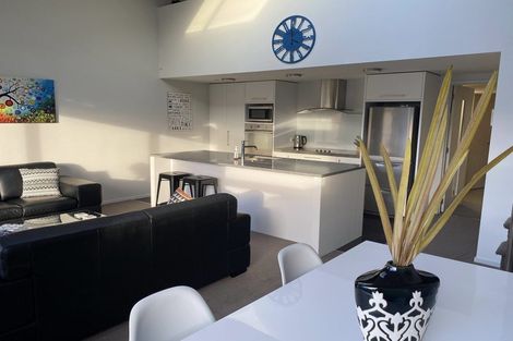 Photo of property in Boulder Apartments, 18 Buller Street, New Plymouth, 4310