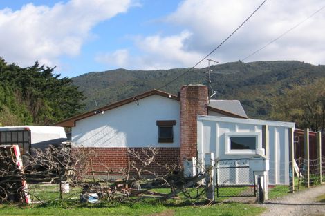 Photo of property in 54 Lyon Street, Featherston, 5710