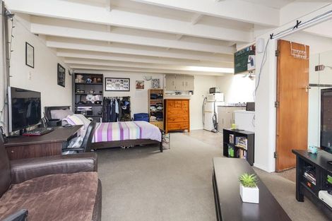 Photo of property in 2a Coniston Avenue, Te Atatu South, Auckland, 0610