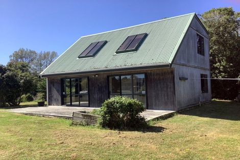 Photo of property in 2 Moss Lane, Raumati Beach, Paraparaumu, 5032