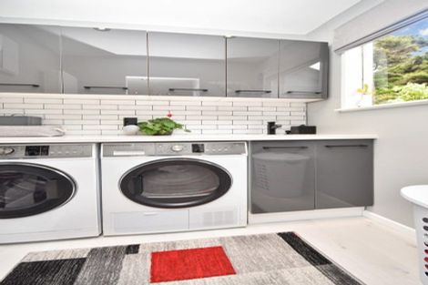 Photo of property in 19 Laser Place, Bayview, Auckland, 0629