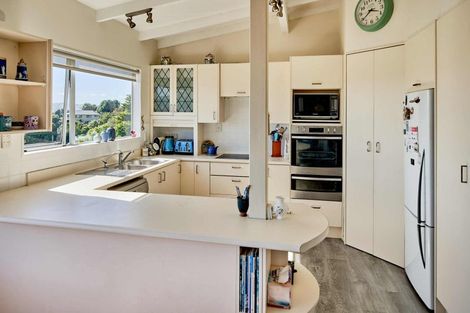 Photo of property in 10 Moray Place, Papakowhai, Porirua, 5024