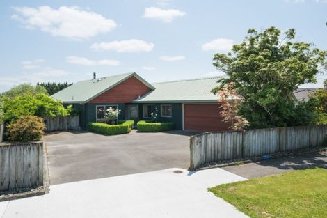 Photo of property in 5 Abby Road, Fitzherbert, Palmerston North, 4410